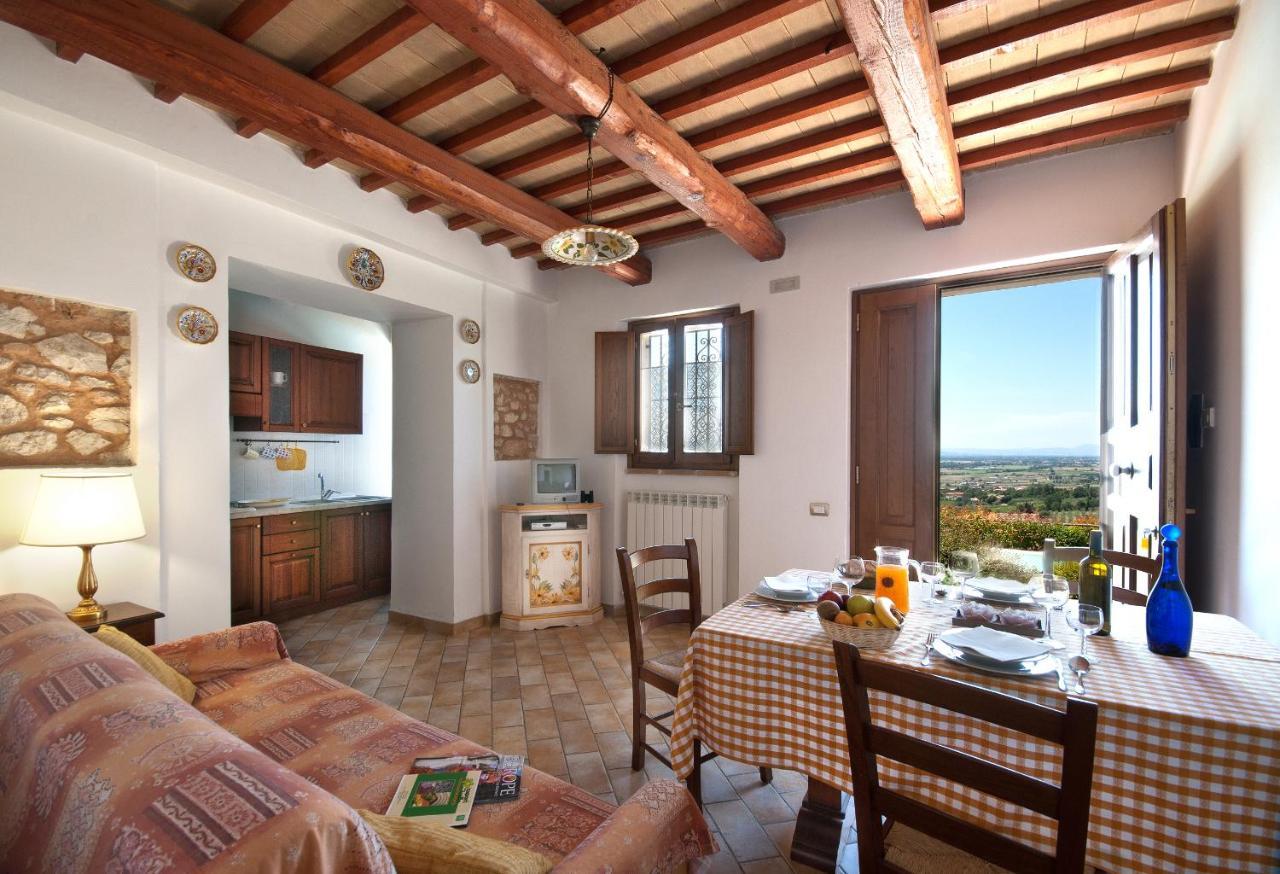 Agriturismo Fiordaliso Треви Экстерьер фото